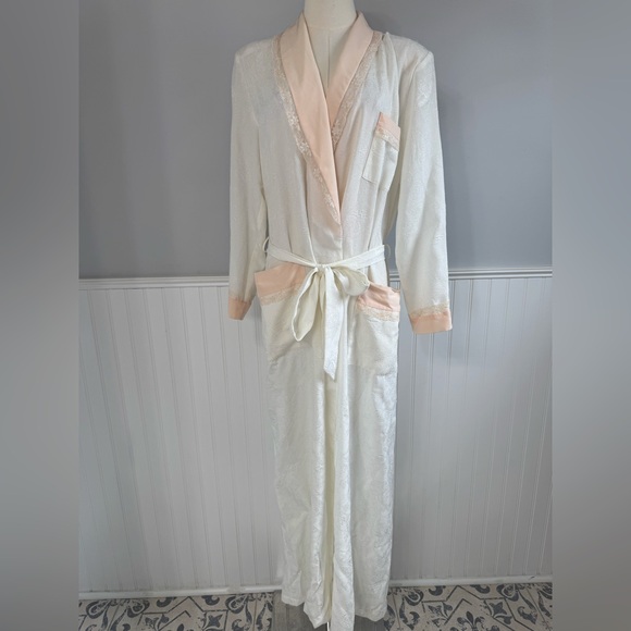 Anne Lewin Other - Anne Lewin Vintage White and Peach Lace Trim Robe Size Medium made in Australia